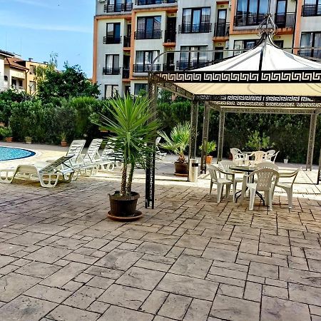 Pool Apartment Amadeus Lux Slantchev Briag Extérieur photo