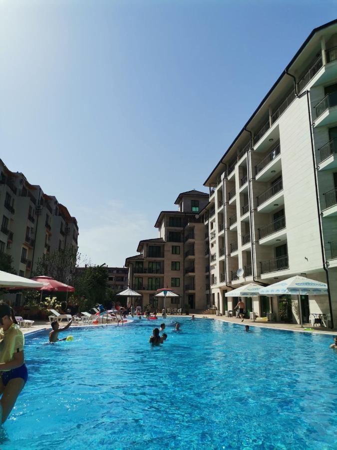 Pool Apartment Amadeus Lux Slantchev Briag Extérieur photo