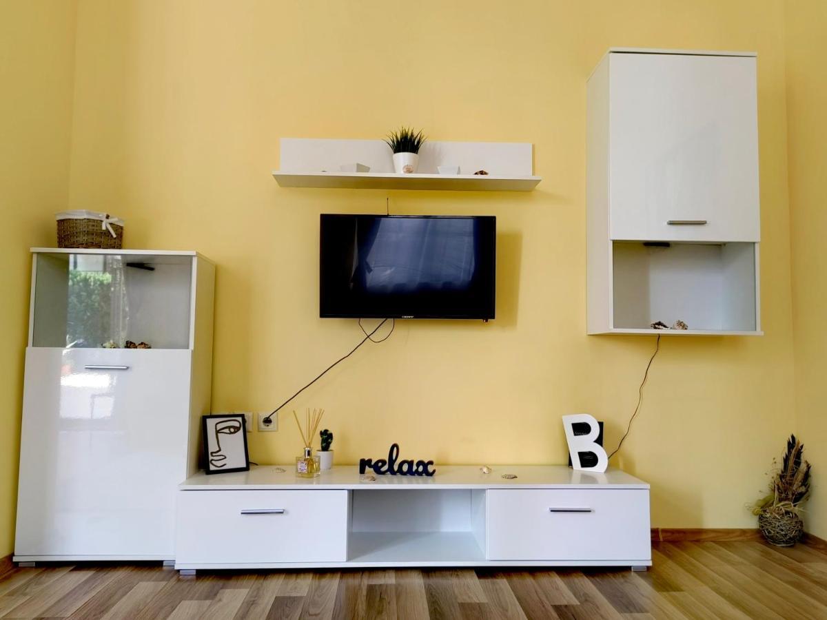 Pool Apartment Amadeus Lux Slantchev Briag Extérieur photo