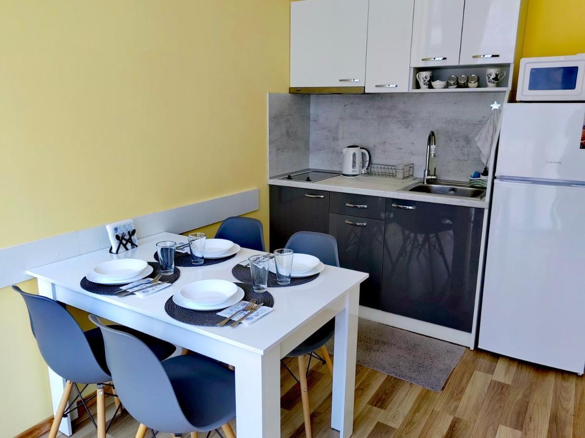 Pool Apartment Amadeus Lux Slantchev Briag Extérieur photo