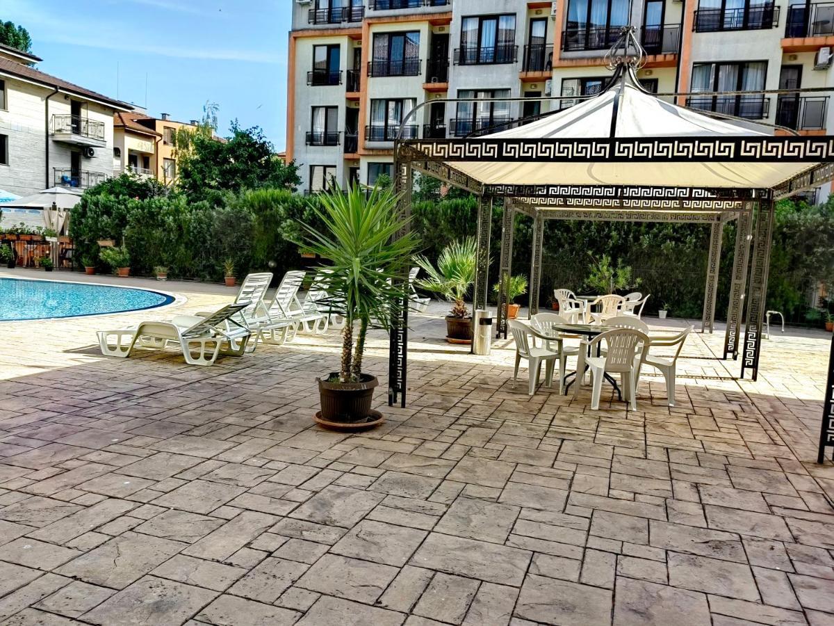 Pool Apartment Amadeus Lux Slantchev Briag Extérieur photo